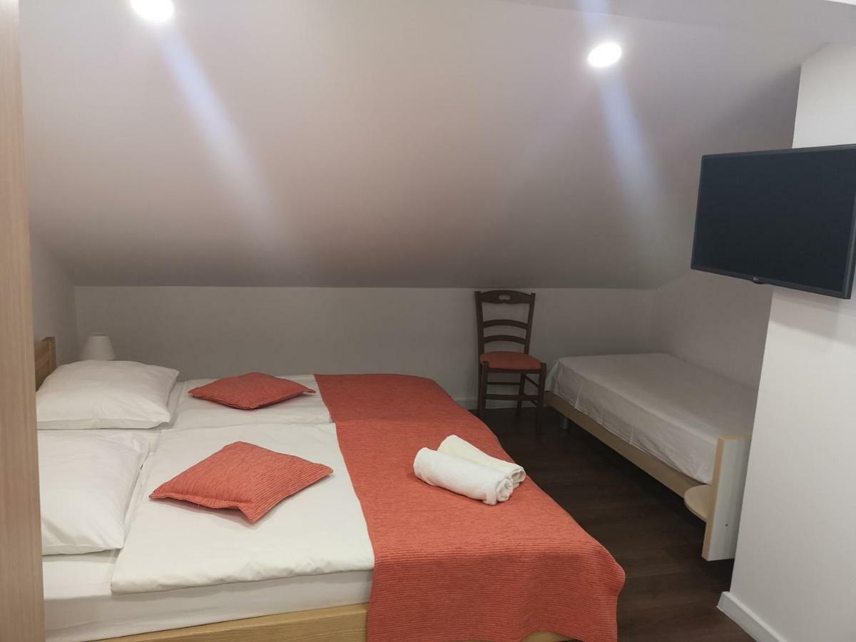 Rooms Vukusic ราบ ภายนอก รูปภาพ